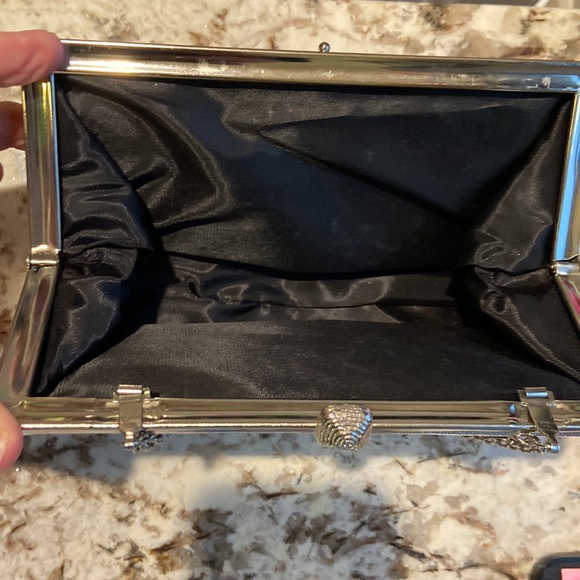 Vintage Silver Metallic Handbag Circa 1960's, Excellent Rare, Timeless Elegance - Picture 5 of 11